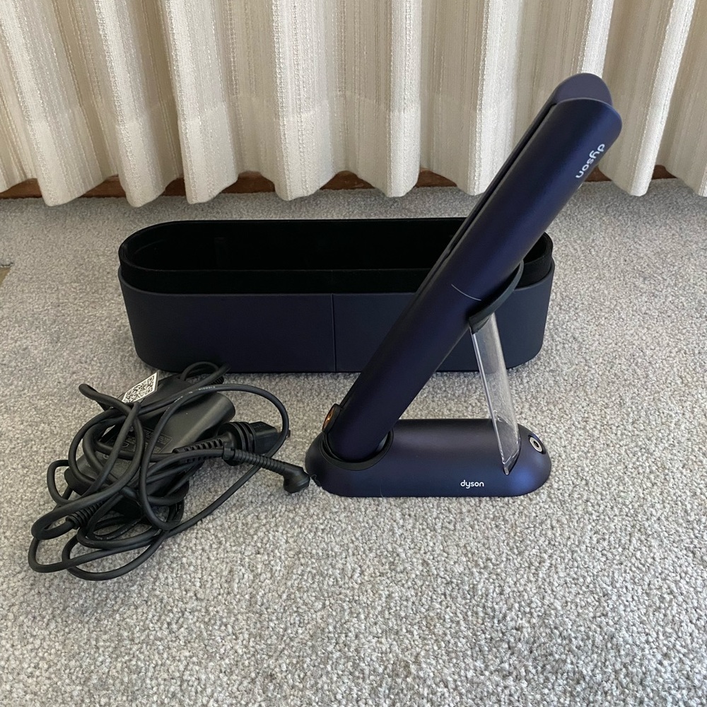 Dyson Corrale styler straightener in Prussian blue